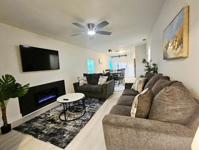 Foto del edificio - 719 Briggs St