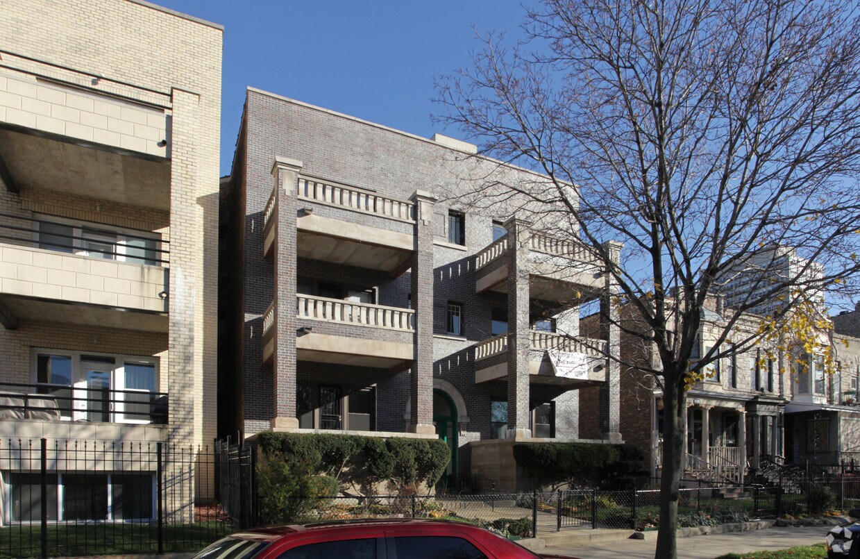 Building Photo - 3531-3533 S King Dr