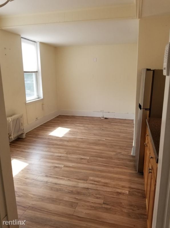 Building Photo - 400 Locust St