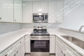Building Photo - 323 Railroad St