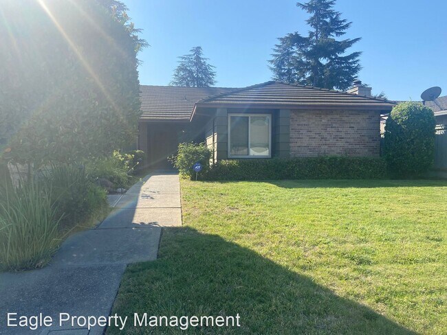 Building Photo - 3 br, 2 bath House - 2442 Meadow Lake Dr