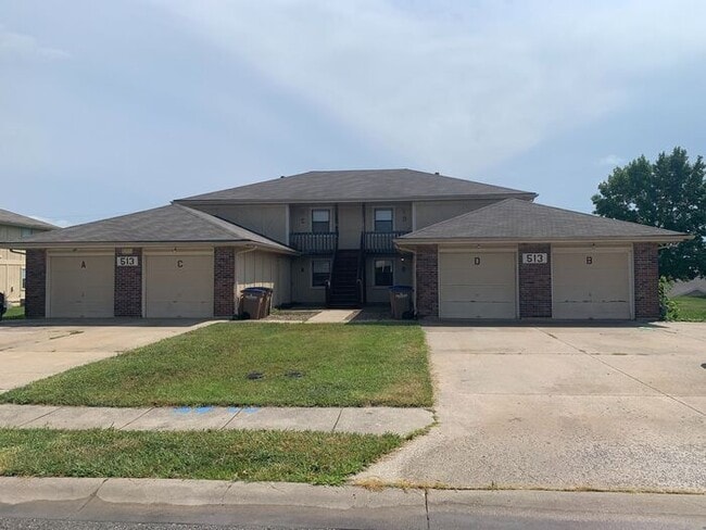 Building Photo - 513 Sky Vue Dr