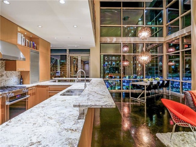 Foto del edificio - 905 Juniper St NE