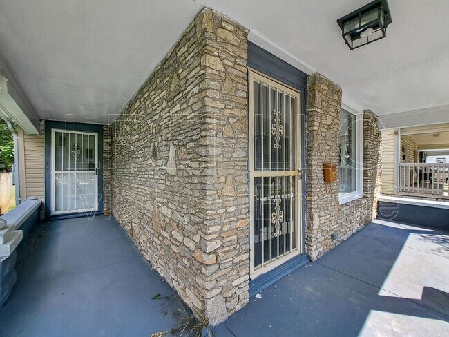 Foto del edificio - 741 S 37th St