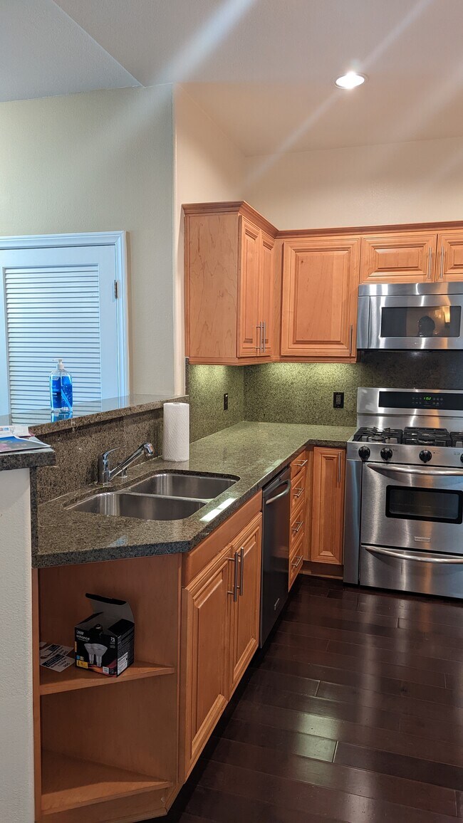 Building Photo - 3750 Santa Rosalia Dr