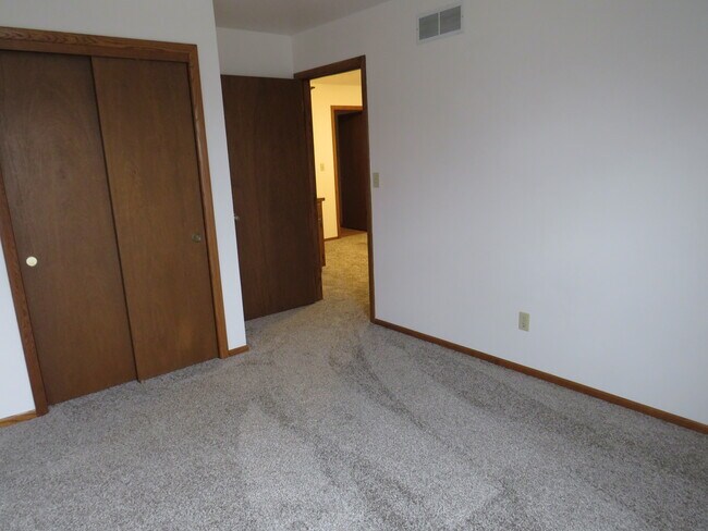 Foto del edificio - 399 Willow Grove Dr