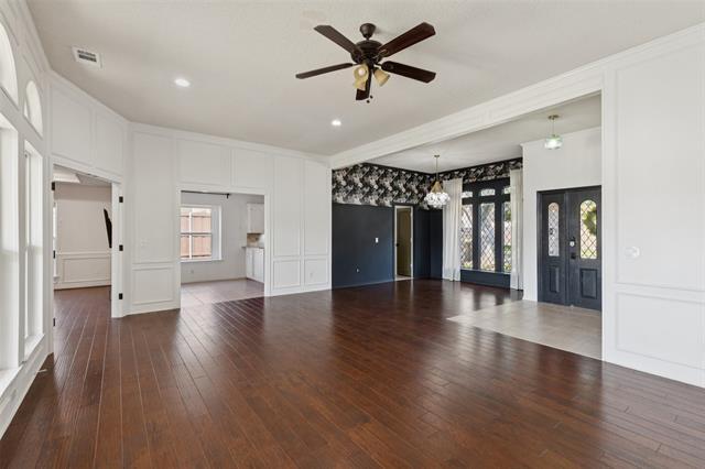 Building Photo - 2800 Bowie Dr