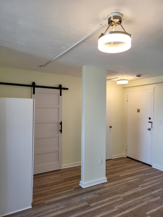 Foto del edificio - 11720 Edgewater Dr