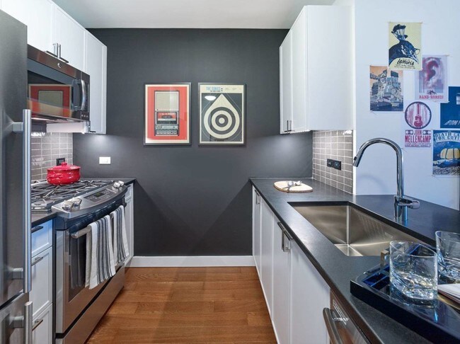 Foto del edificio - 434-436 W 31st St