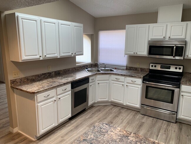 Foto del edificio - SHARP 4/2/2 SPRING HILL