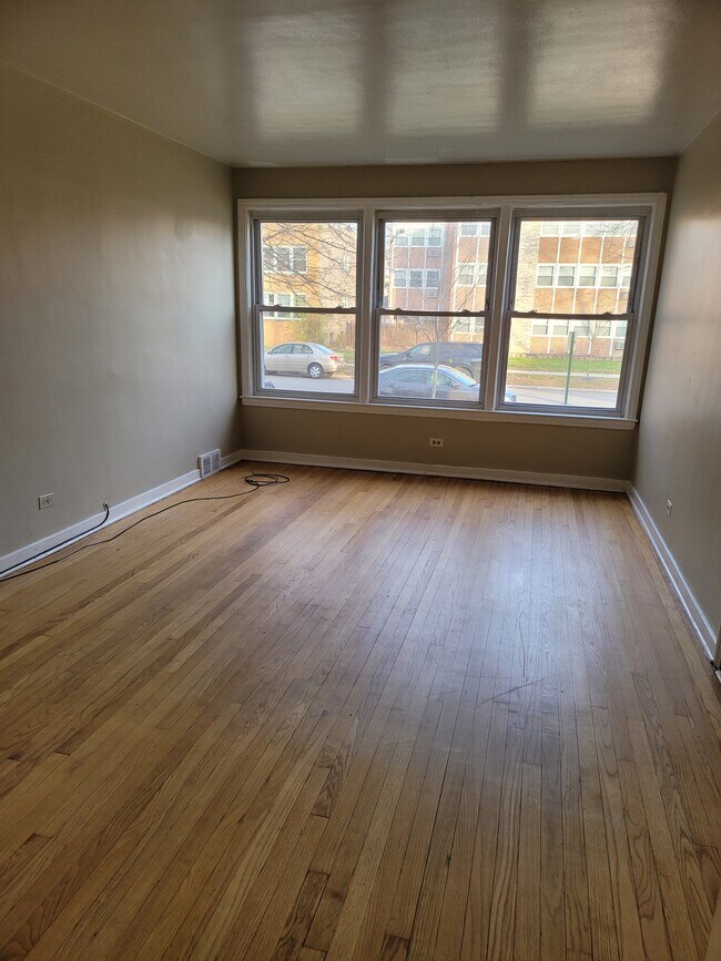 Building Photo - 8100 Kilpatrick Ave