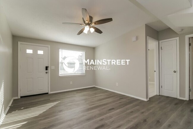 Building Photo - 4 Bedroom Pet-Friendly Home in ORLANDO, FL...