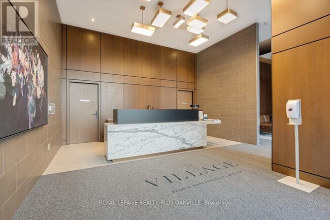 Building Photo - 133 Bronte Rd