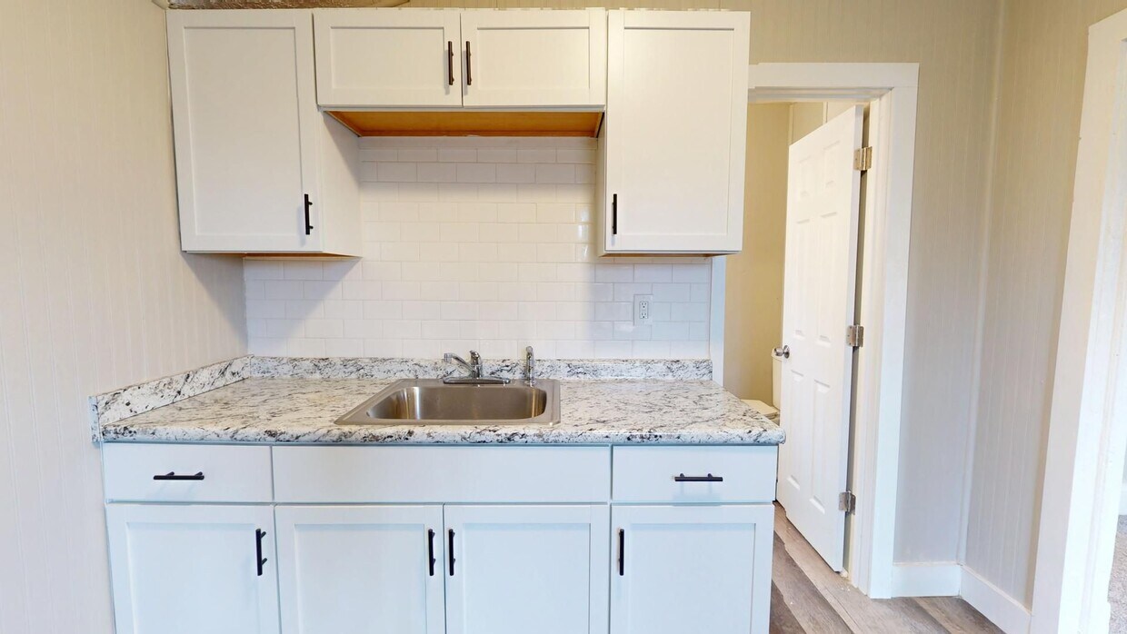 Primary Photo - Stockyards Area - 2 Bedrooms - Single Fami...