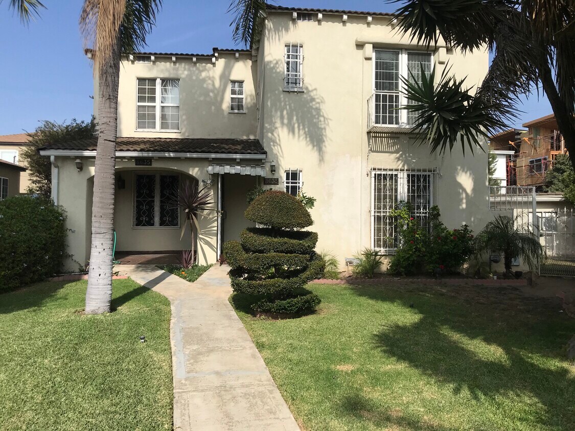 Foto principal - 8633 Hervey St