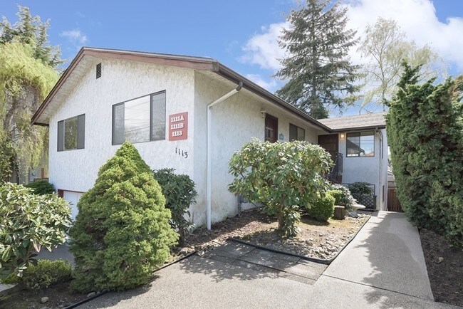 Building Photo - Ballard Triplex