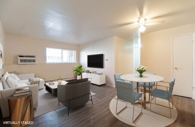 Foto del edificio - 8770 Galen Ct