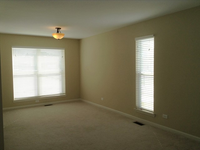 Building Photo - 2451 Roseglen Way
