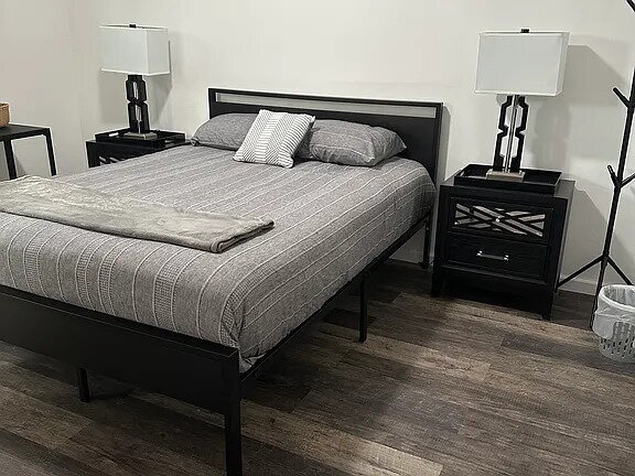 Foto del edificio - This beautifully remodeled 3-bedroom, 2-bathroom home is designed with an open concept layout