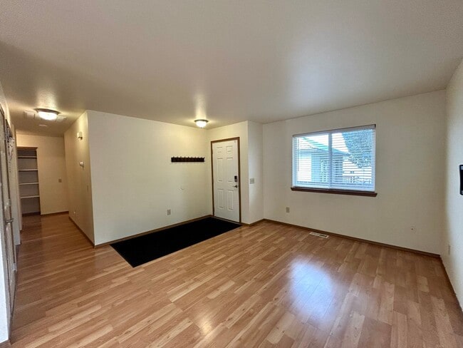 Foto del edificio - 312 W 9th Ave