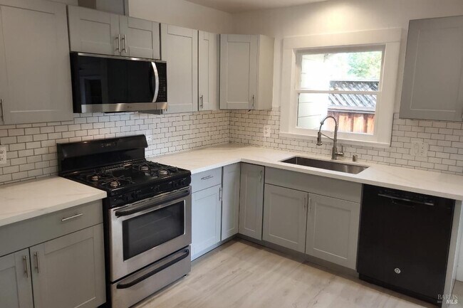 Foto del edificio - 829 Hunt Ave