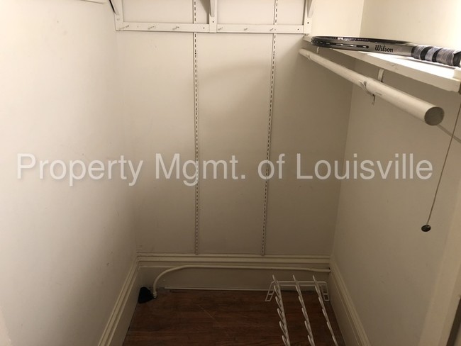 Foto del edificio - Old Louisville Studio Apartment