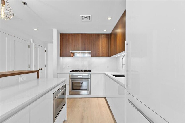 Foto del edificio - 1000 Maxwell Ln