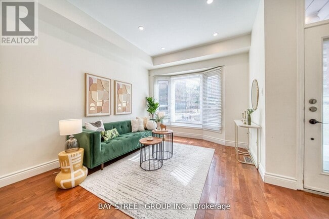 Building Photo - 228 Shuter St