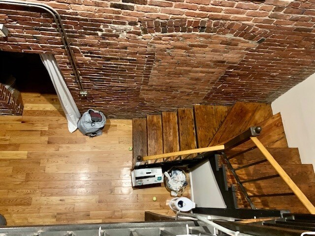 Building Photo - 13 Stanhope St