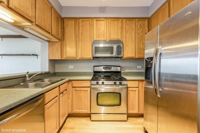 Building Photo - 100 N Hermitage Ave