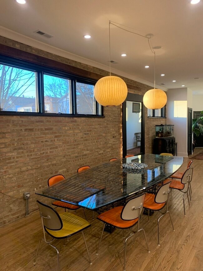 Foto del edificio - 5259 W Roscoe St