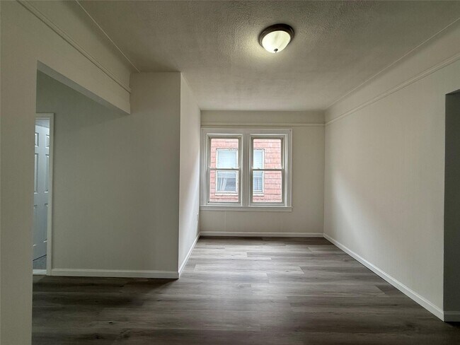 Foto del edificio - 60-90-90 60th Rd