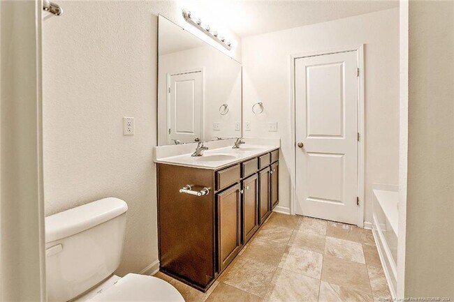 Building Photo - 448 Botanical Ct