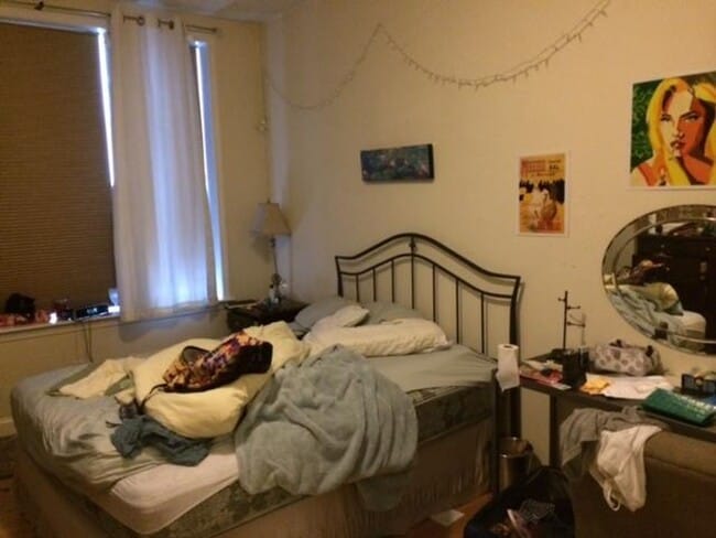 Building Photo - Amazing BU 4 Bed available 9/1