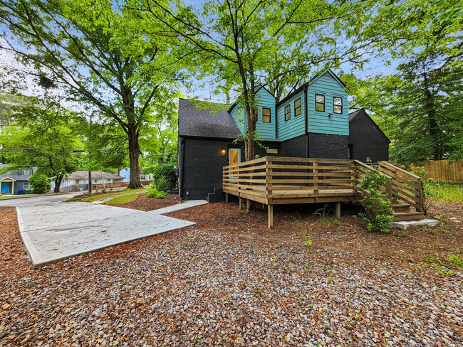 Building Photo - 966 Cascade Rd SW