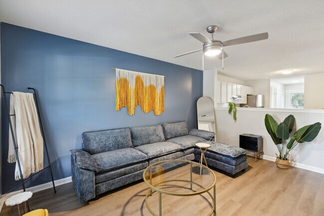 Foto del edificio - 3504 Carlson Bay Ct