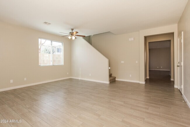 Building Photo - 15460 W Canterbury Dr