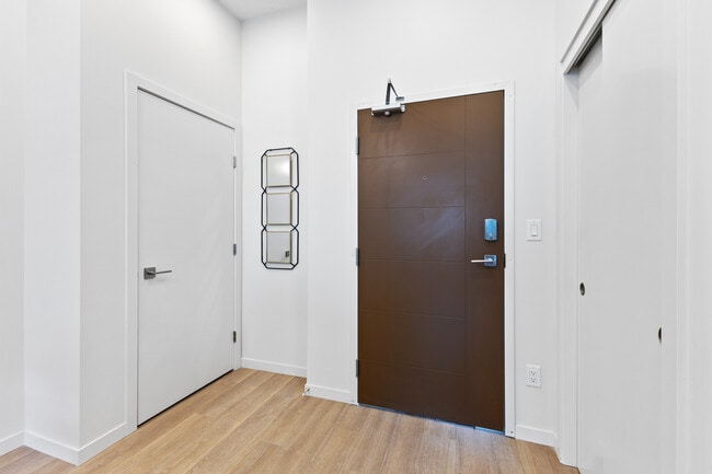 Building Photo - Springbank Hill Estates