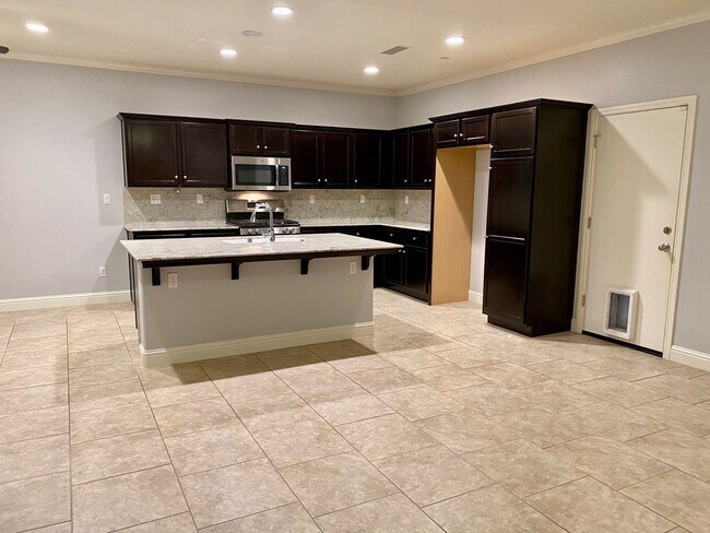 Building Photo - $2,195 Shaw & Locan SOLAR, Gated Community...