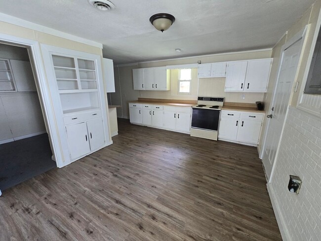 Building Photo - 109 St Leo Dr