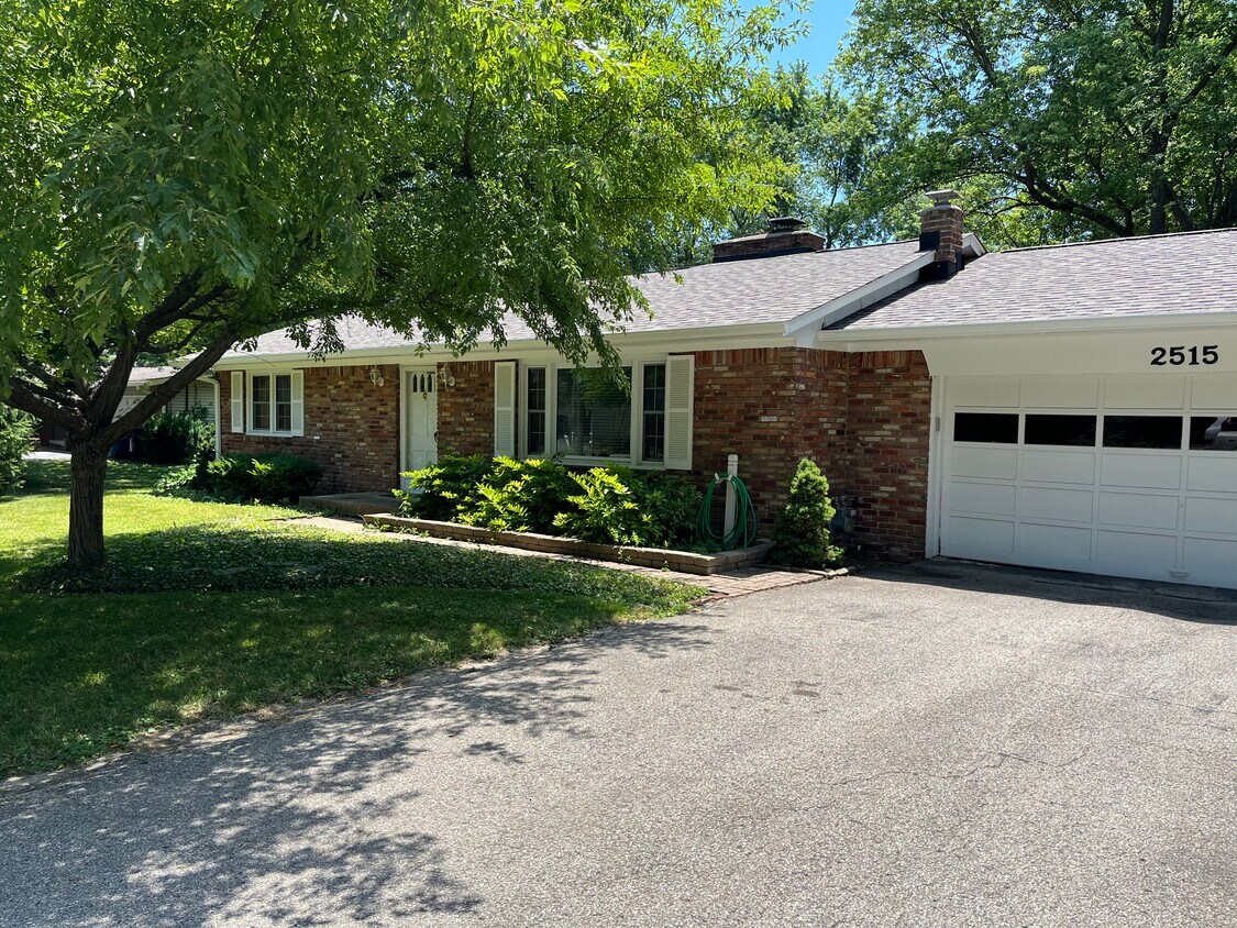 2515 E 99th St, Carmel, IN 46280 House for Rent in Carmel, IN