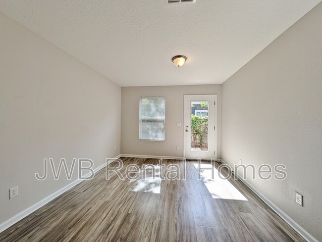 Building Photo - 659 Melba St