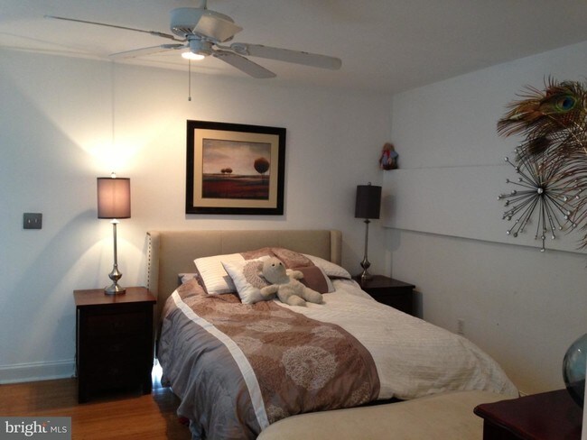 Foto del edificio - 1637 Poplar St