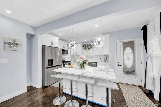 Foto del edificio - 75 W Kingsbridge Rd