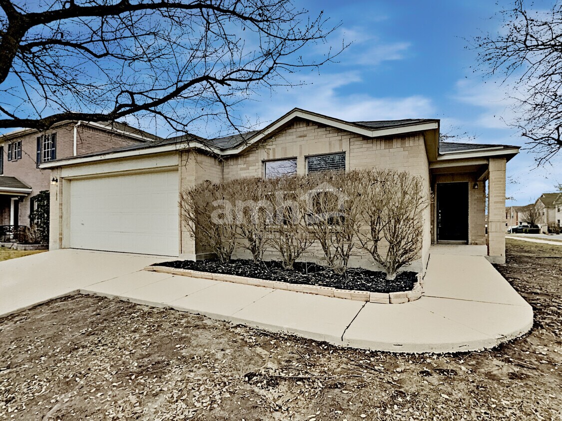 Foto principal - 7100 Avery Rd