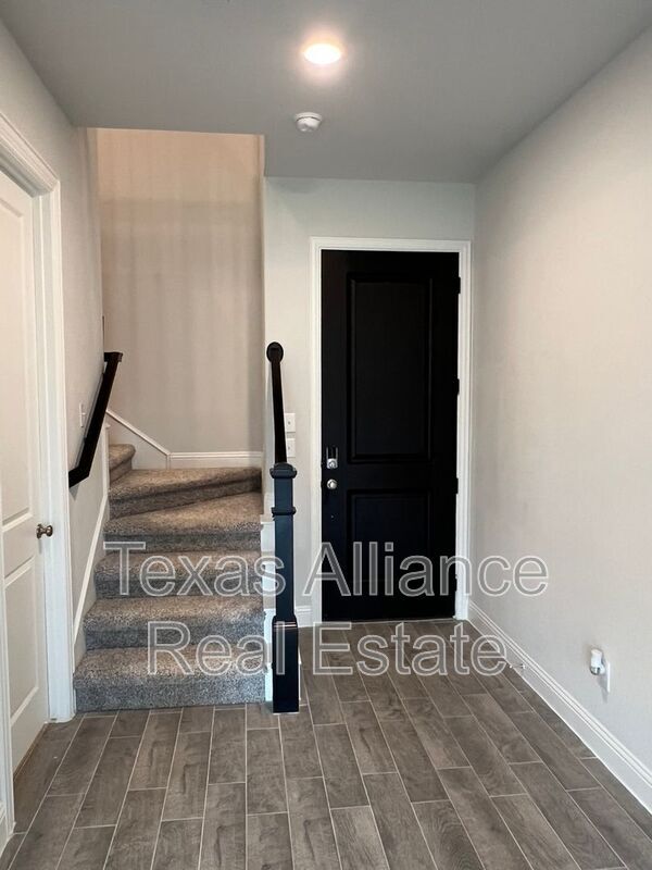 Foto del edificio - 552 Hutchinson Ln