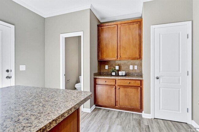 Foto del edificio - Beautiful 3 Story Townhome in Cary!