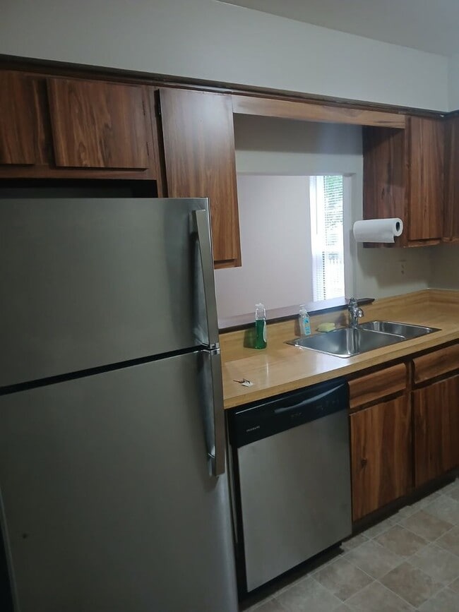 Building Photo - 908A Stockton Ct