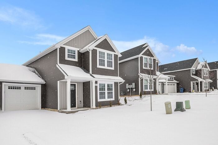 Foto principal - 444 Hidden Meadows Dr