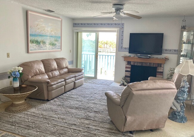 Building Photo - 345 Medallion Blvd